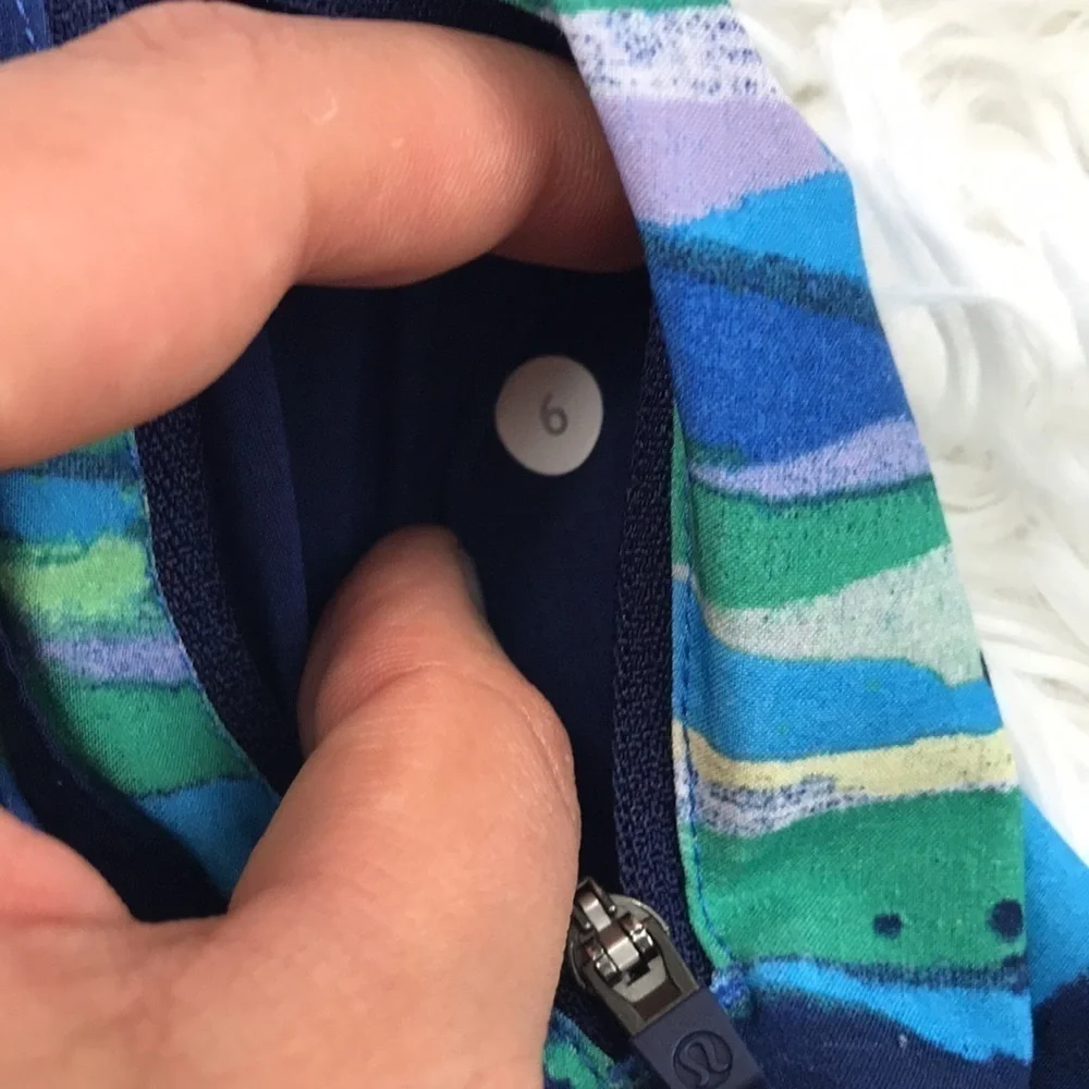 Lululemon Tracker Short III Seven Wonders Multi